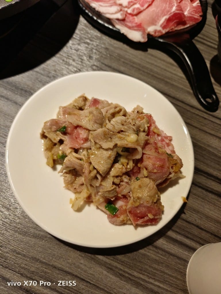 【新莊美食】 狂一鍋，擁有10種獨特湯頭的美味火鍋