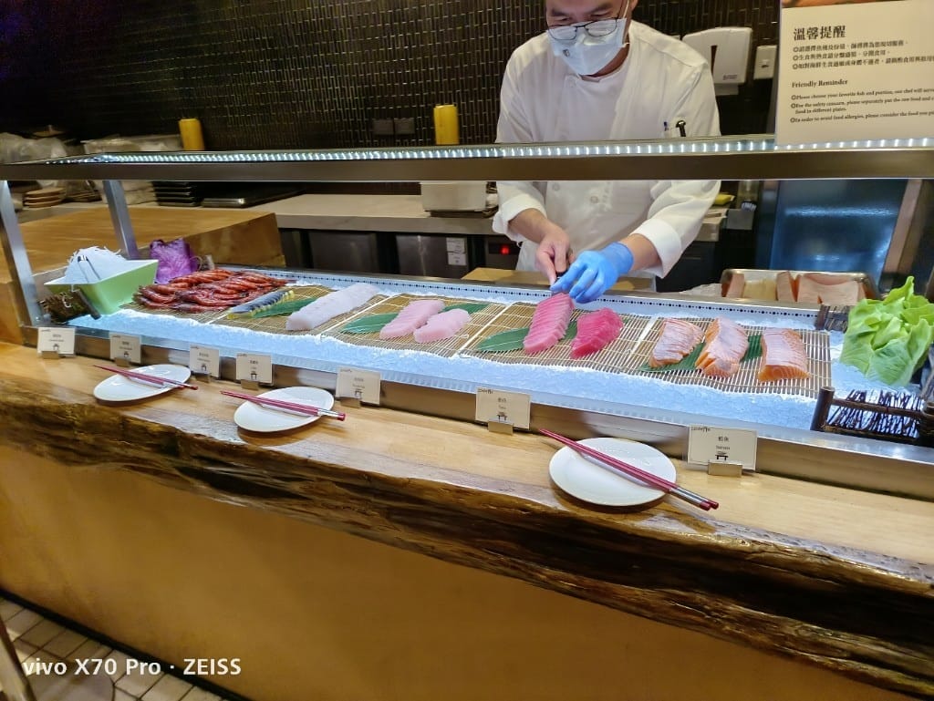 【台北美食】美福彩匯自助餐廳，網路評比第一名的飯店百匯，吃過多次仍舊保持高水準！