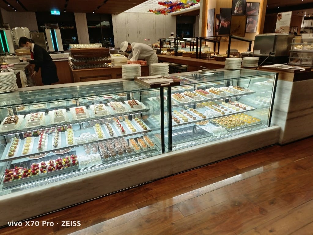【台北美食】美福彩匯自助餐廳，網路評比第一名的飯店百匯，吃過多次仍舊保持高水準！