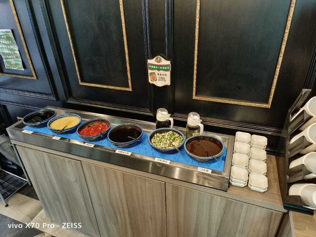 【新莊美食】 狂一鍋，擁有10種獨特湯頭的美味火鍋