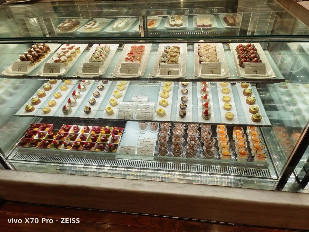 【台北美食】美福彩匯自助餐廳，網路評比第一名的飯店百匯，吃過多次仍舊保持高水準！