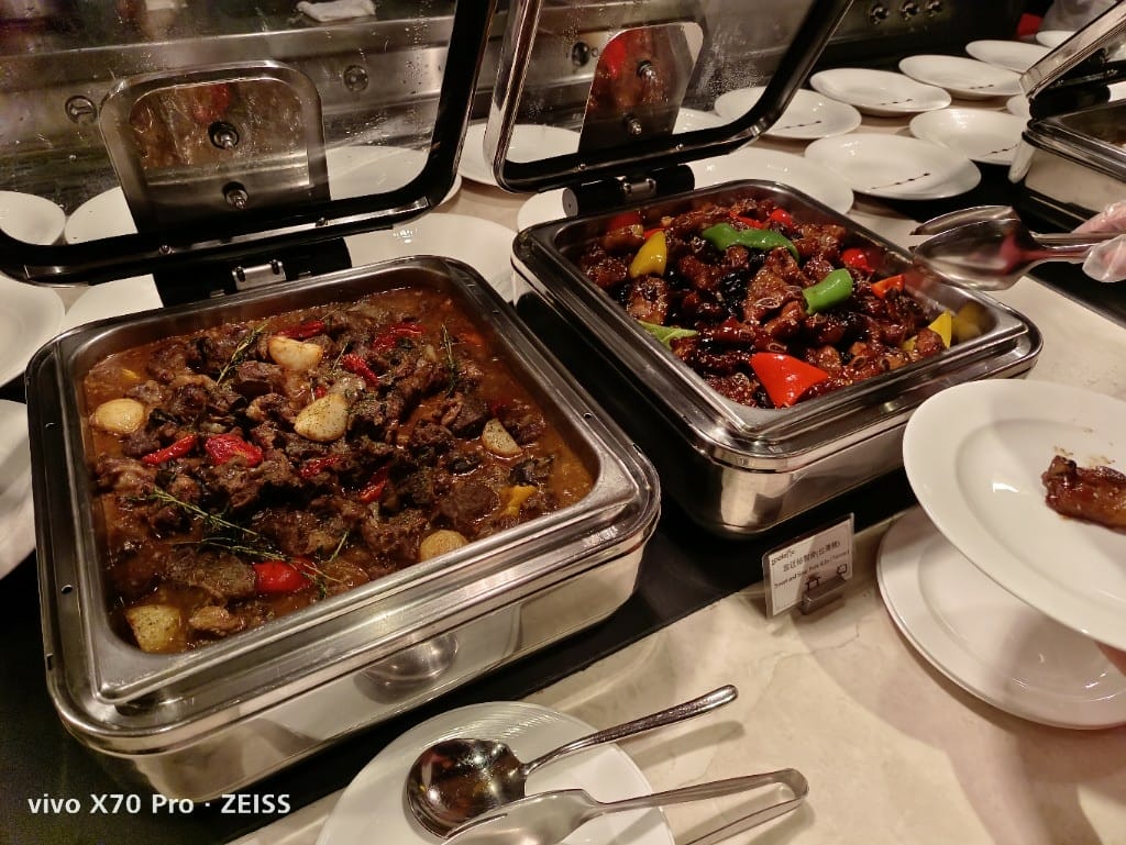 【台北美食】美福彩匯自助餐廳，網路評比第一名的飯店百匯，吃過多次仍舊保持高水準！