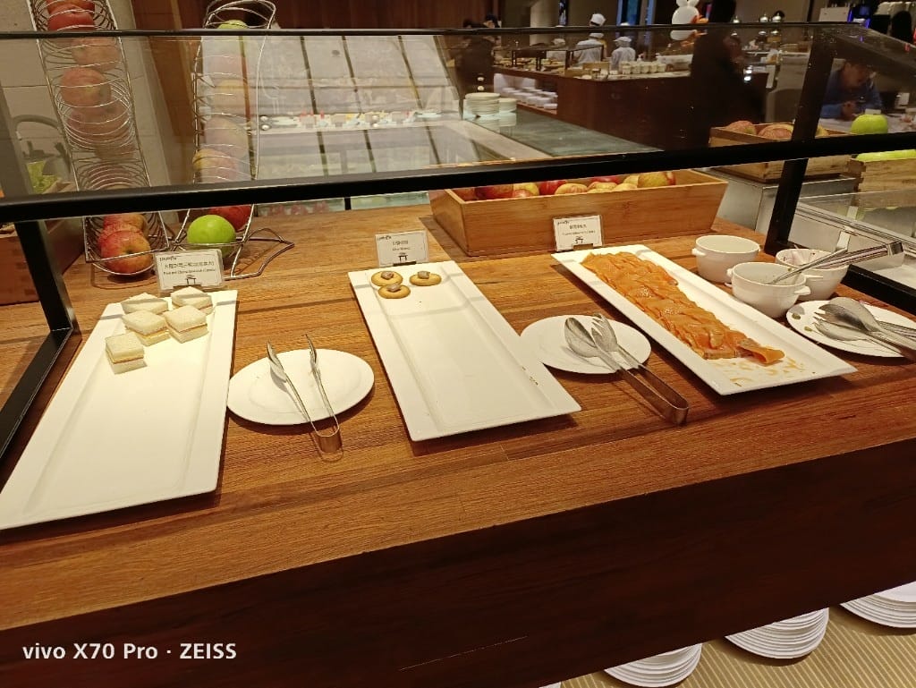 【台北美食】美福彩匯自助餐廳-下午茶，網路評比第一名的飯店百匯，吃過多次仍舊保持高水準！