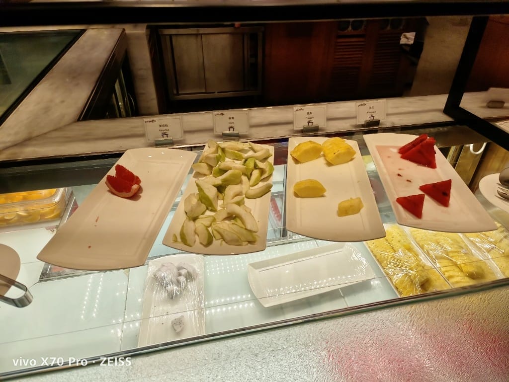 【台北美食】美福彩匯自助餐廳-下午茶，網路評比第一名的飯店百匯，吃過多次仍舊保持高水準！