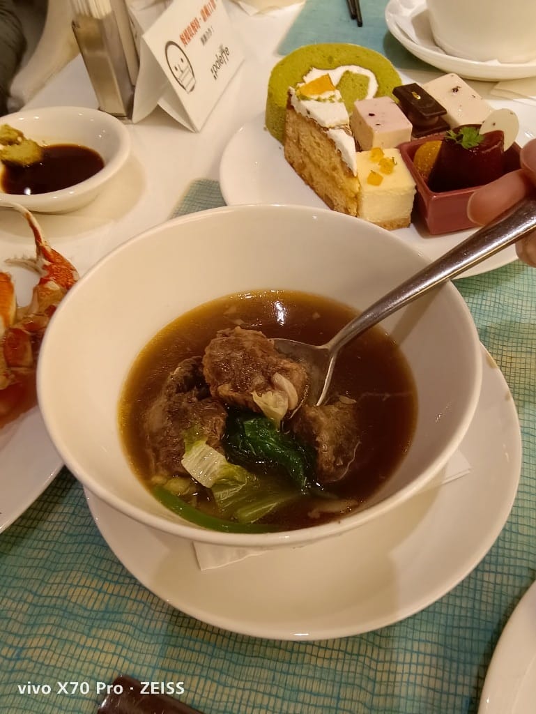【台北美食】美福彩匯自助餐廳-下午茶，網路評比第一名的飯店百匯，吃過多次仍舊保持高水準！