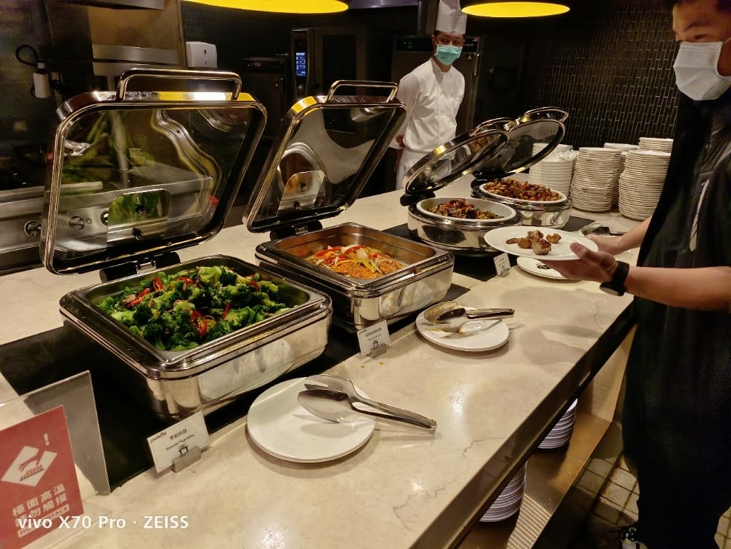 【台北美食】美福彩匯自助餐廳-下午茶，網路評比第一名的飯店百匯，吃過多次仍舊保持高水準！