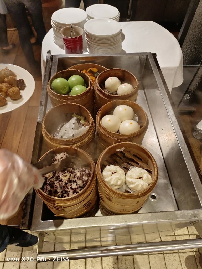 【台北美食】美福彩匯自助餐廳-下午茶，網路評比第一名的飯店百匯，吃過多次仍舊保持高水準！