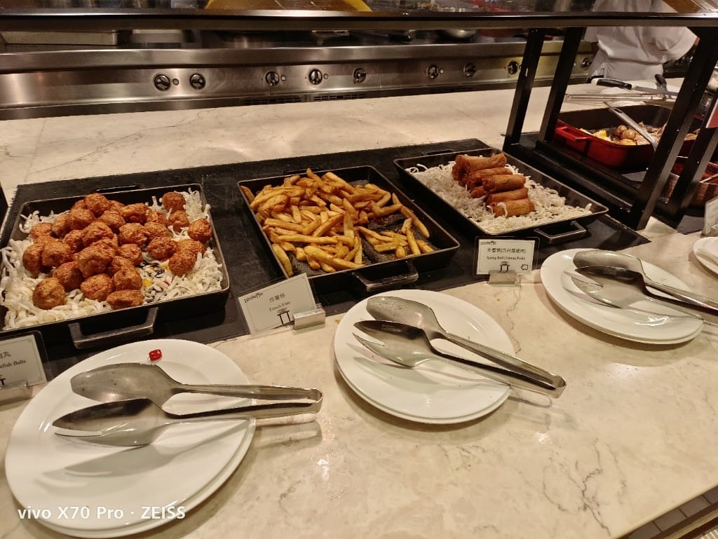 【台北美食】美福彩匯自助餐廳-下午茶，網路評比第一名的飯店百匯，吃過多次仍舊保持高水準！