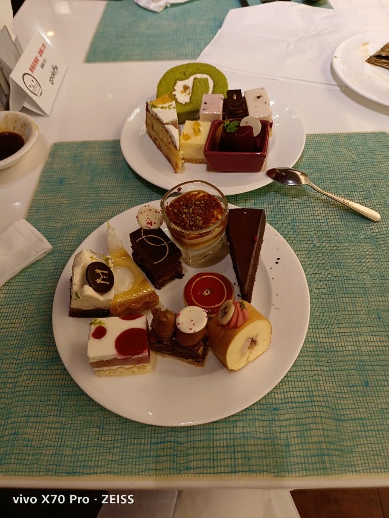 【台北美食】美福彩匯自助餐廳-下午茶，網路評比第一名的飯店百匯，吃過多次仍舊保持高水準！