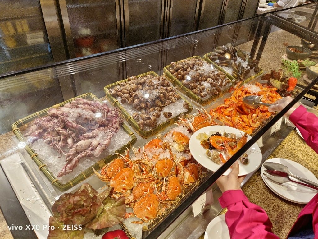 【台北美食】美福彩匯自助餐廳-下午茶，網路評比第一名的飯店百匯，吃過多次仍舊保持高水準！