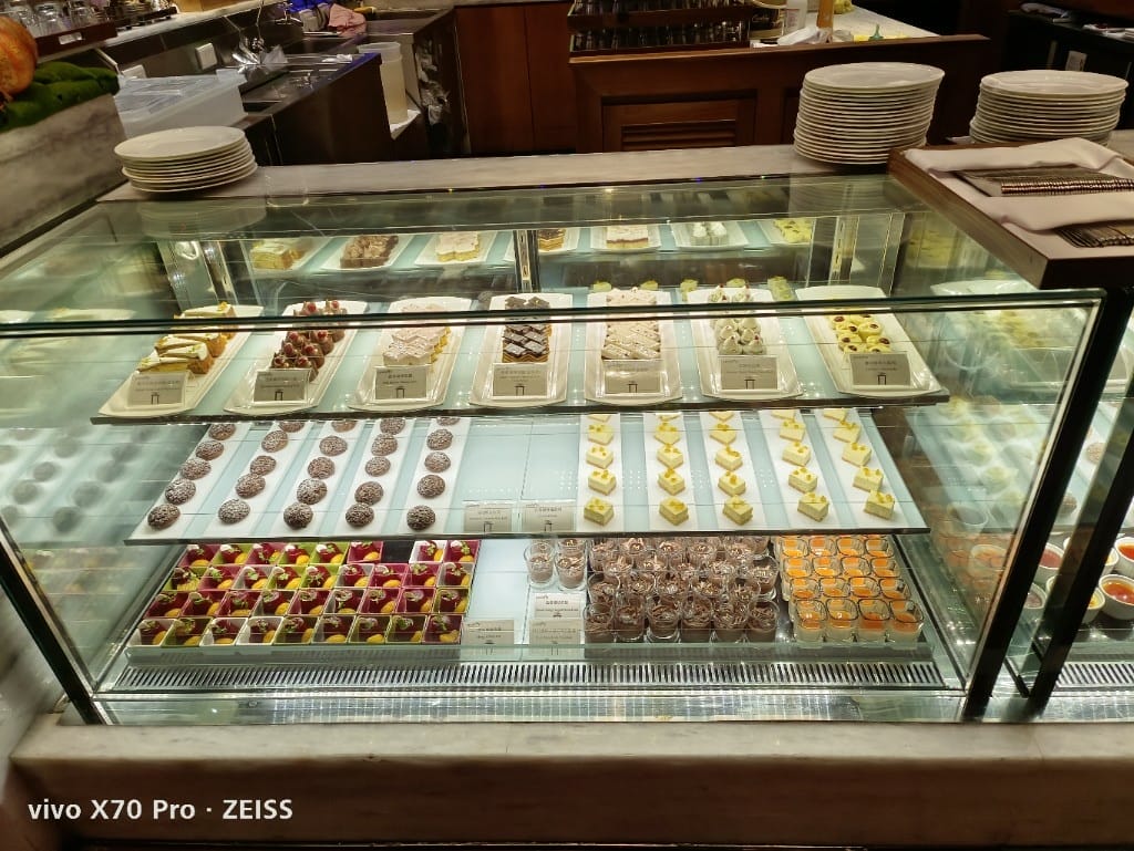 【台北美食】美福彩匯自助餐廳-下午茶，網路評比第一名的飯店百匯，吃過多次仍舊保持高水準！