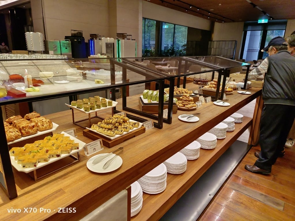 【台北美食】美福彩匯自助餐廳-下午茶，網路評比第一名的飯店百匯，吃過多次仍舊保持高水準！