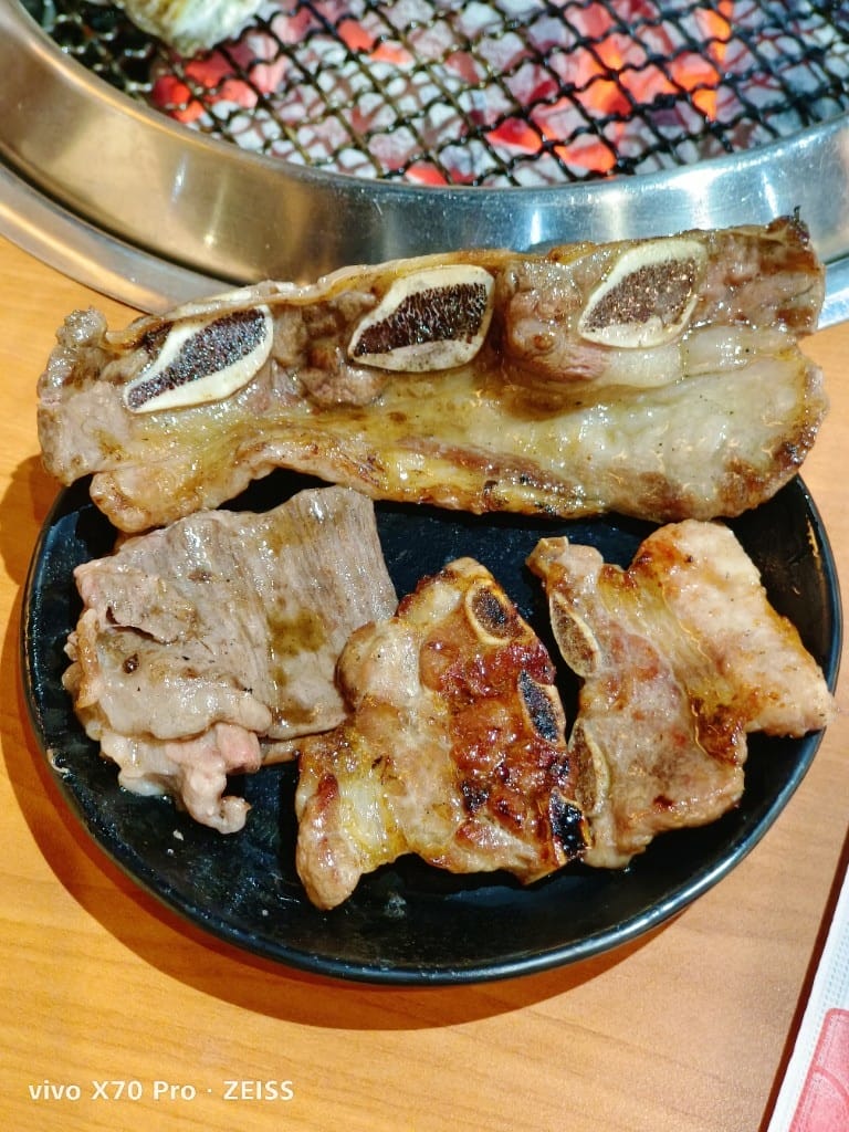 【板橋美食】久天日式碳火燒肉,板橋後站老字號日式燒肉,黑牛油花實在太美了! - 第41張圖 【板橋美食】久天日式碳火燒肉,板橋後站老字號日式燒肉,黑牛油花實在太美了!