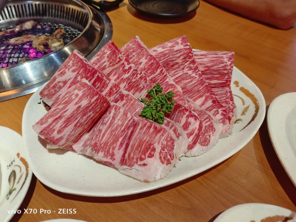【板橋美食】久天日式碳火燒肉,板橋後站老字號日式燒肉,黑牛油花實在太美了! - 第11張圖 【板橋美食】久天日式碳火燒肉,板橋後站老字號日式燒肉,黑牛油花實在太美了!