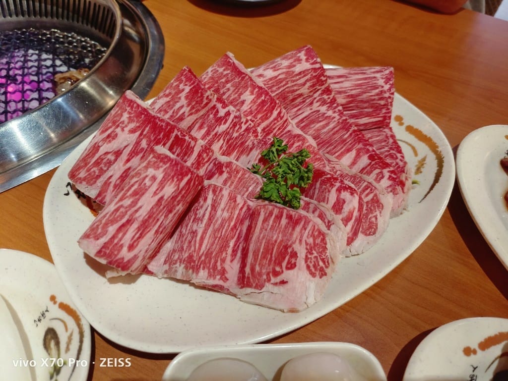 【板橋美食】久天日式碳火燒肉,板橋後站老字號日式燒肉,黑牛油花實在太美了! - 第17張圖 【板橋美食】久天日式碳火燒肉,板橋後站老字號日式燒肉,黑牛油花實在太美了!