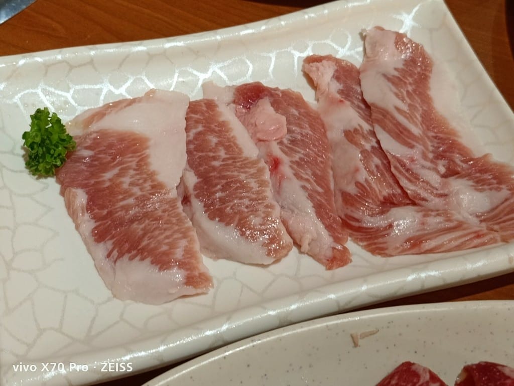 【板橋美食】久天日式碳火燒肉,板橋後站老字號日式燒肉,黑牛油花實在太美了! - 第20張圖 【板橋美食】久天日式碳火燒肉,板橋後站老字號日式燒肉,黑牛油花實在太美了!