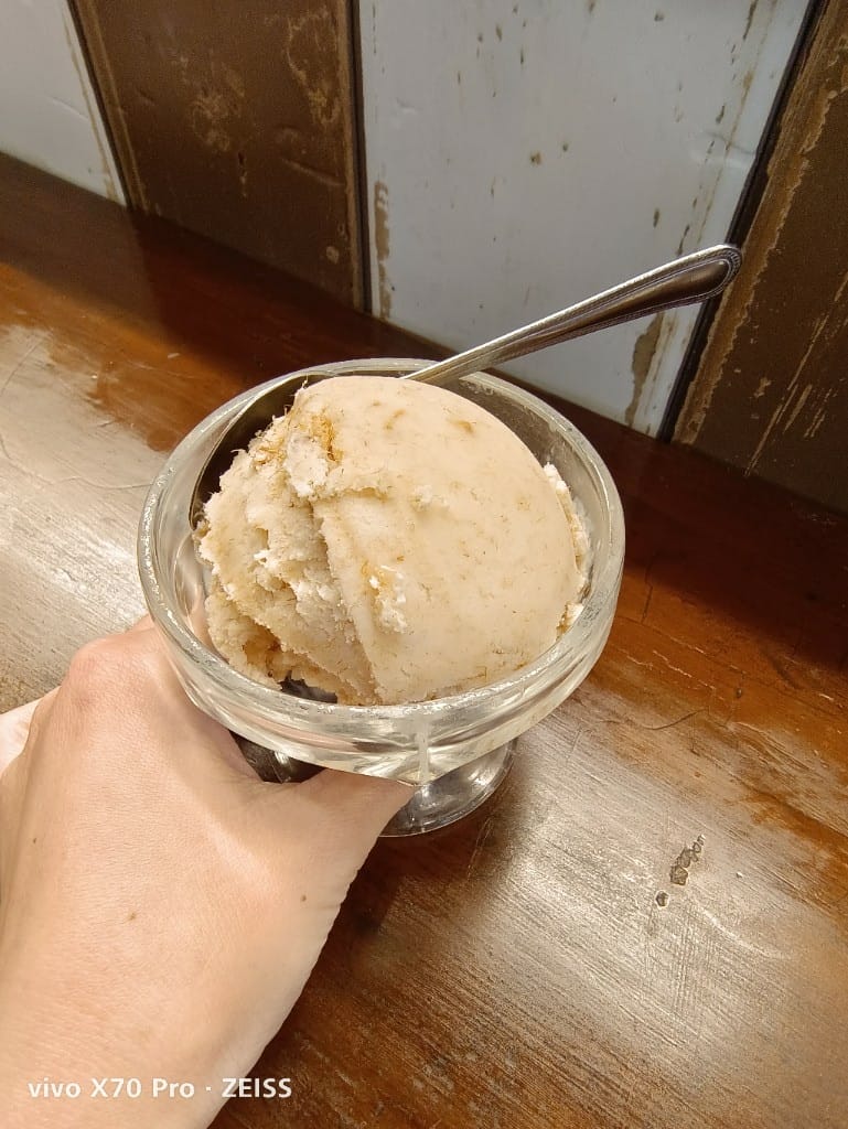 【台北美食】 雪王冰淇淋，有豬腳、麻油雞各種不同酒類等特殊口味冰淇淋的70年老店