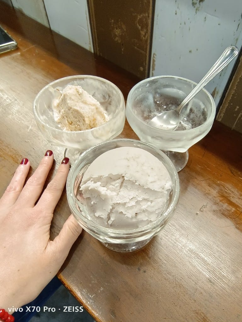 【台北美食】 雪王冰淇淋，有豬腳、麻油雞各種不同酒類等特殊口味冰淇淋的70年老店