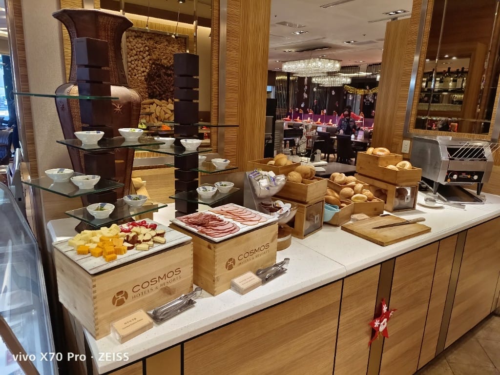 【台北美食】花園大酒店，饗聚廚房午餐搭配振興券一人只要$334哦！