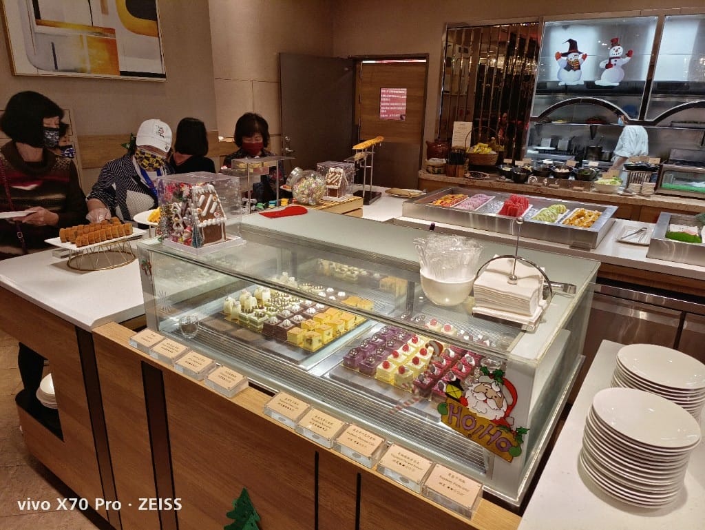 【台北美食】花園大酒店，饗聚廚房午餐搭配振興券一人只要$334哦！
