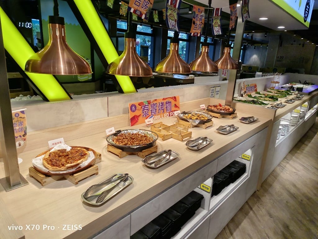 【板橋美食】吉哆火鍋百匯2訪，食物選擇多到選擇障礙會發作😂