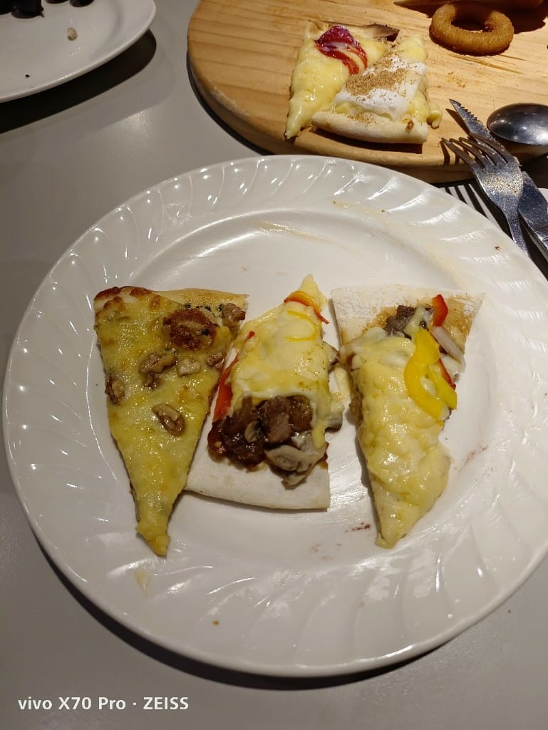 【新莊美食】鬥牛士義式廚房，趕在20220101漲價前，再來回味一下美味的Pizza及炸雞們❤️
