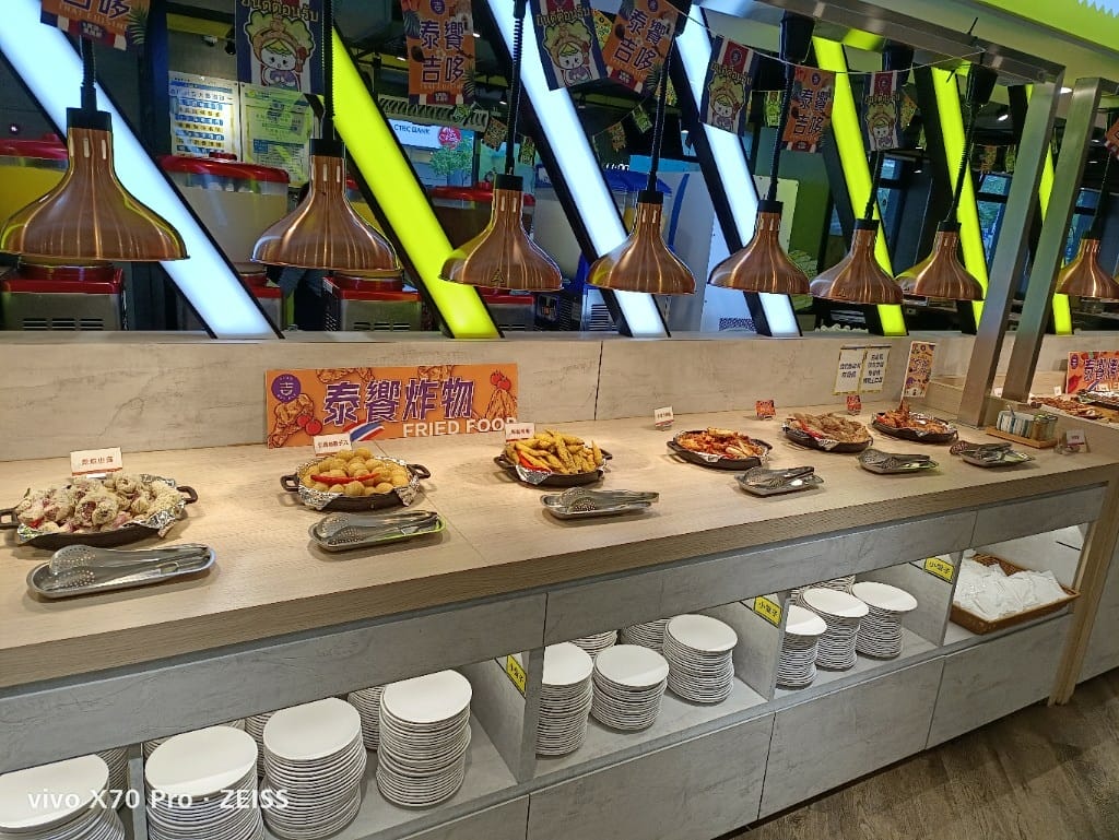 【板橋美食】吉哆火鍋百匯2訪，食物選擇多到選擇障礙會發作😂