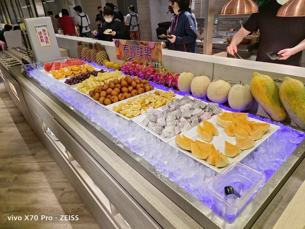 【板橋美食】吉哆火鍋百匯2訪，食物選擇多到選擇障礙會發作😂