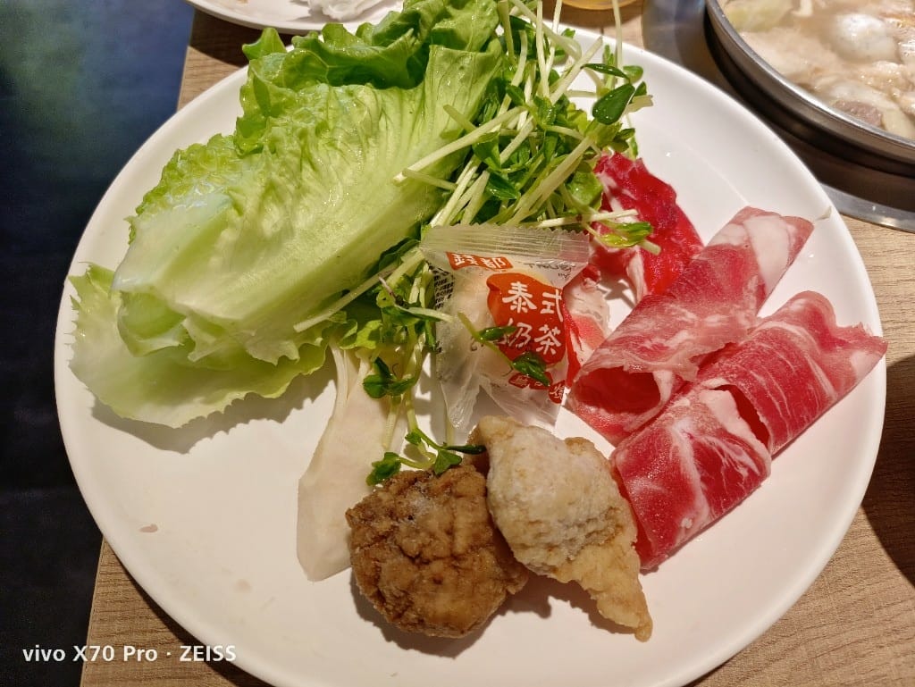 【板橋美食】吉哆火鍋百匯2訪，食物選擇多到選擇障礙會發作😂