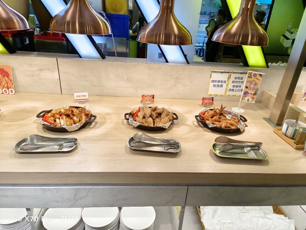 【板橋美食】吉哆火鍋百匯2訪，食物選擇多到選擇障礙會發作😂