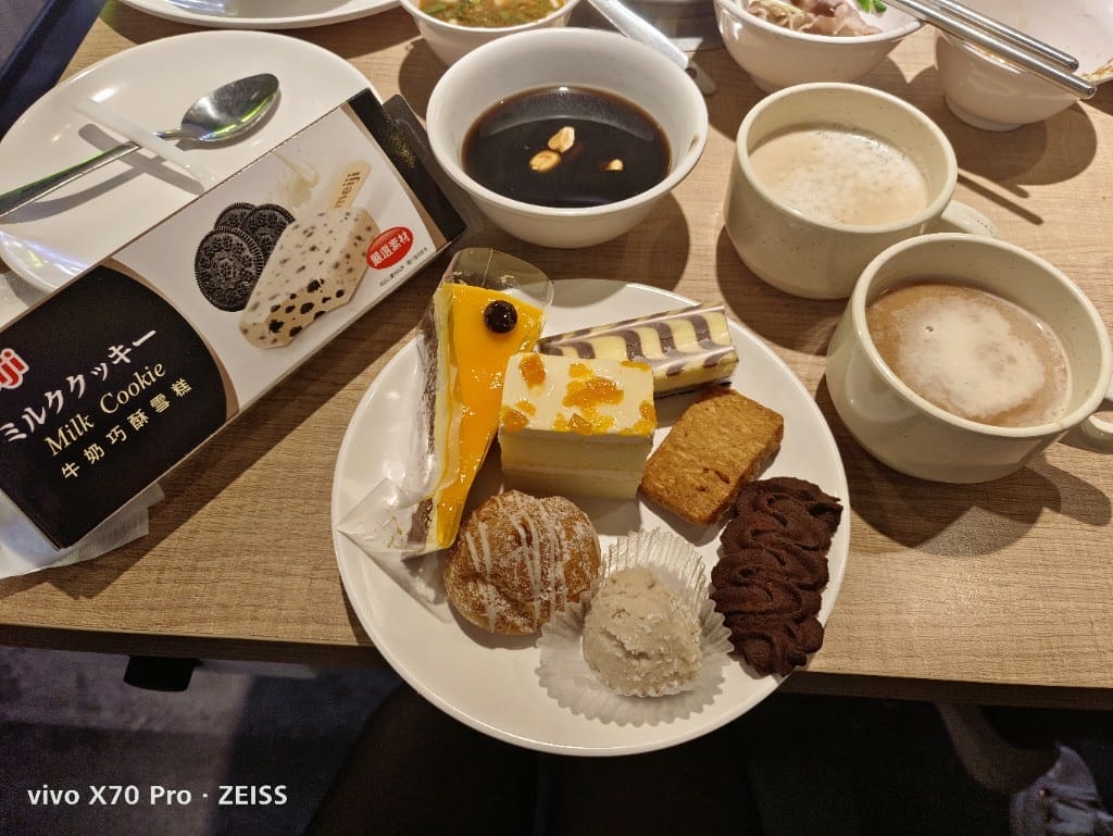 【板橋美食】吉哆火鍋百匯2訪，食物選擇多到選擇障礙會發作😂