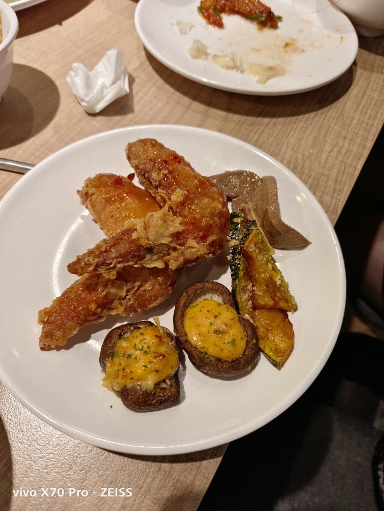 【板橋美食】吉哆火鍋百匯2訪，食物選擇多到選擇障礙會發作😂