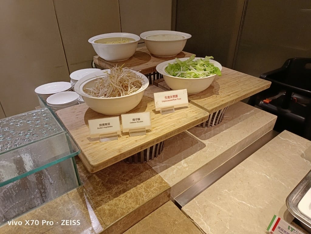 【台北美食】老爺大酒店LeCafe晚餐，小而精巧的飯店百匯