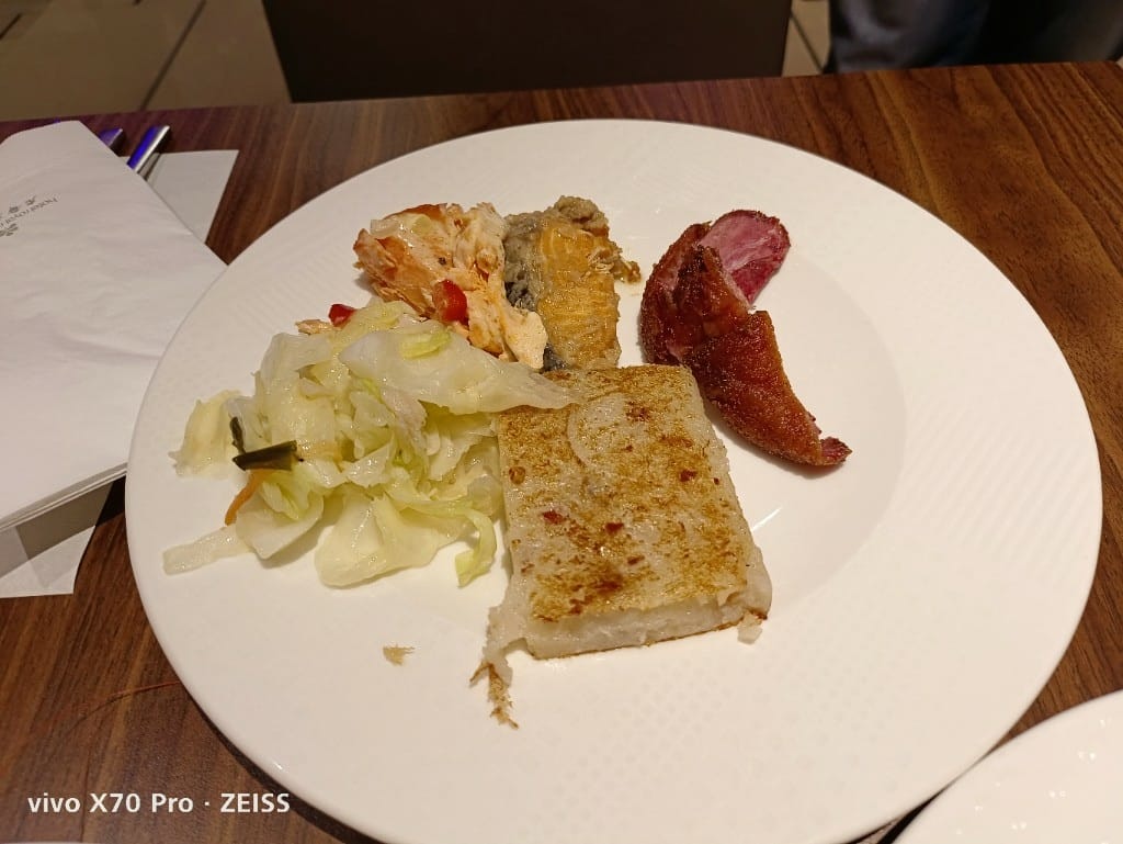 【台北美食】老爺大酒店LeCafe晚餐，小而精巧的飯店百匯