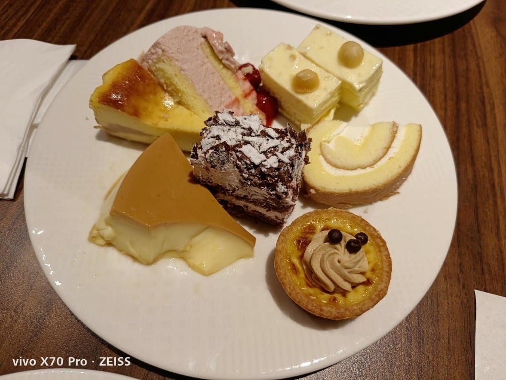 【台北美食】老爺大酒店LeCafe晚餐，小而精巧的飯店百匯
