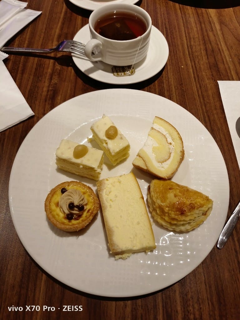 【台北美食】老爺大酒店LeCafe晚餐，小而精巧的飯店百匯