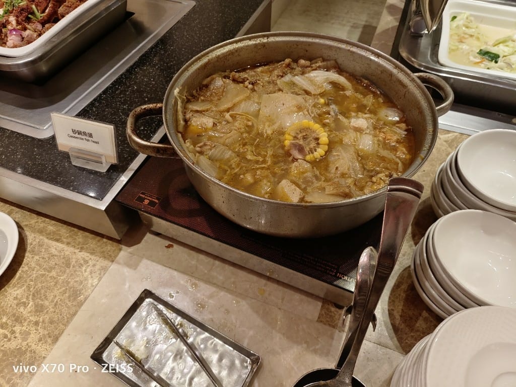 【台北美食】老爺大酒店LeCafe晚餐，小而精巧的飯店百匯