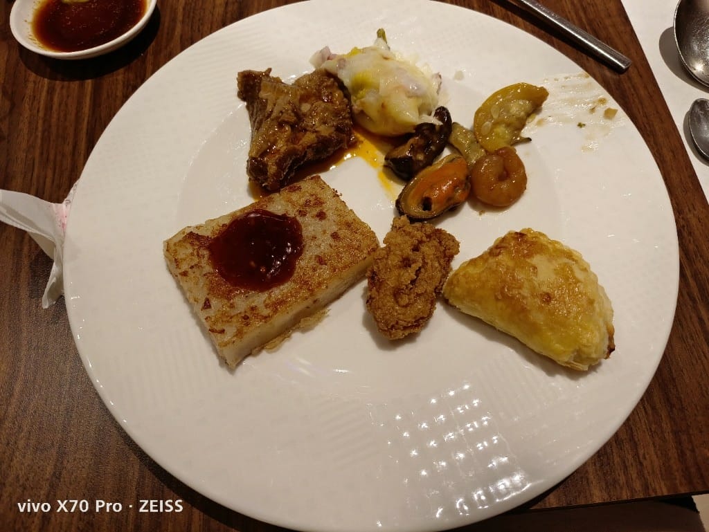 【台北美食】老爺大酒店LeCafe晚餐，小而精巧的飯店百匯