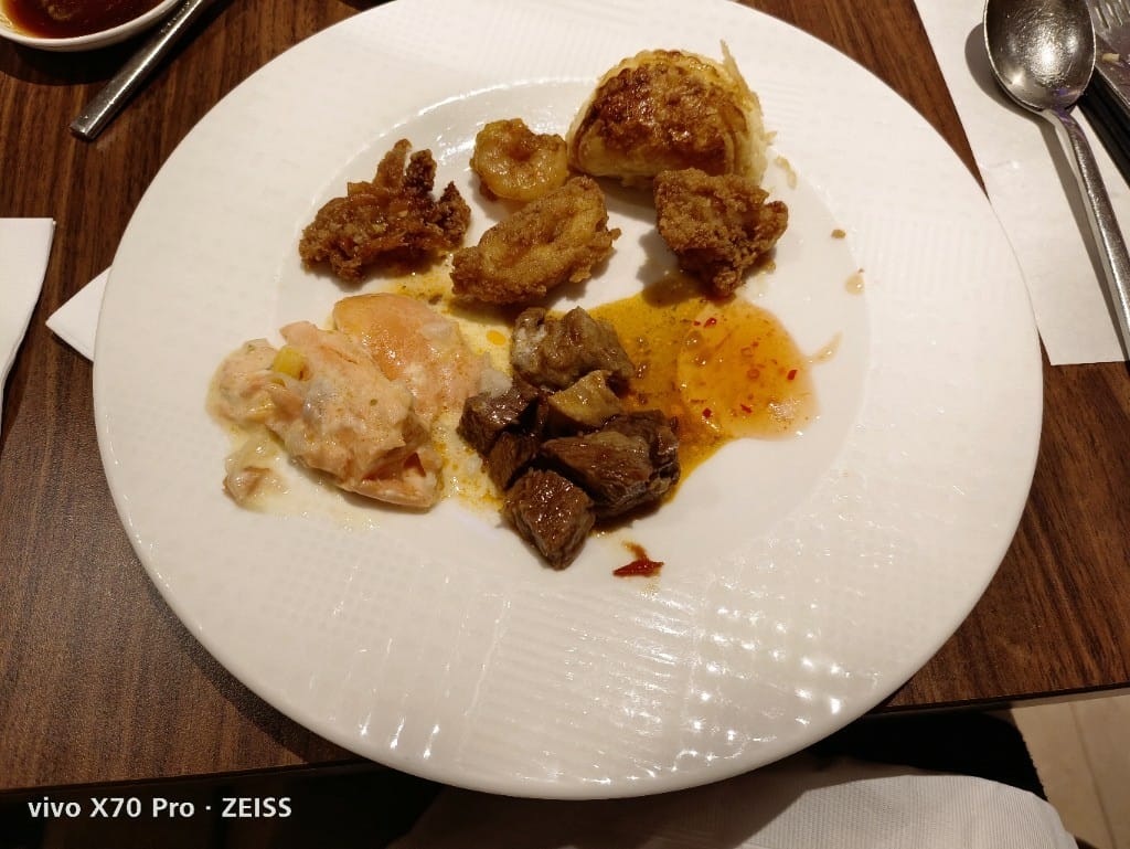 【台北美食】老爺大酒店LeCafe晚餐，小而精巧的飯店百匯