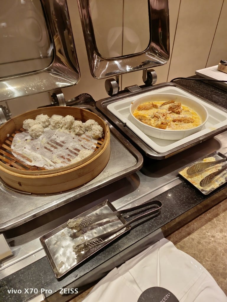 【台北美食】老爺大酒店LeCafe晚餐，小而精巧的飯店百匯