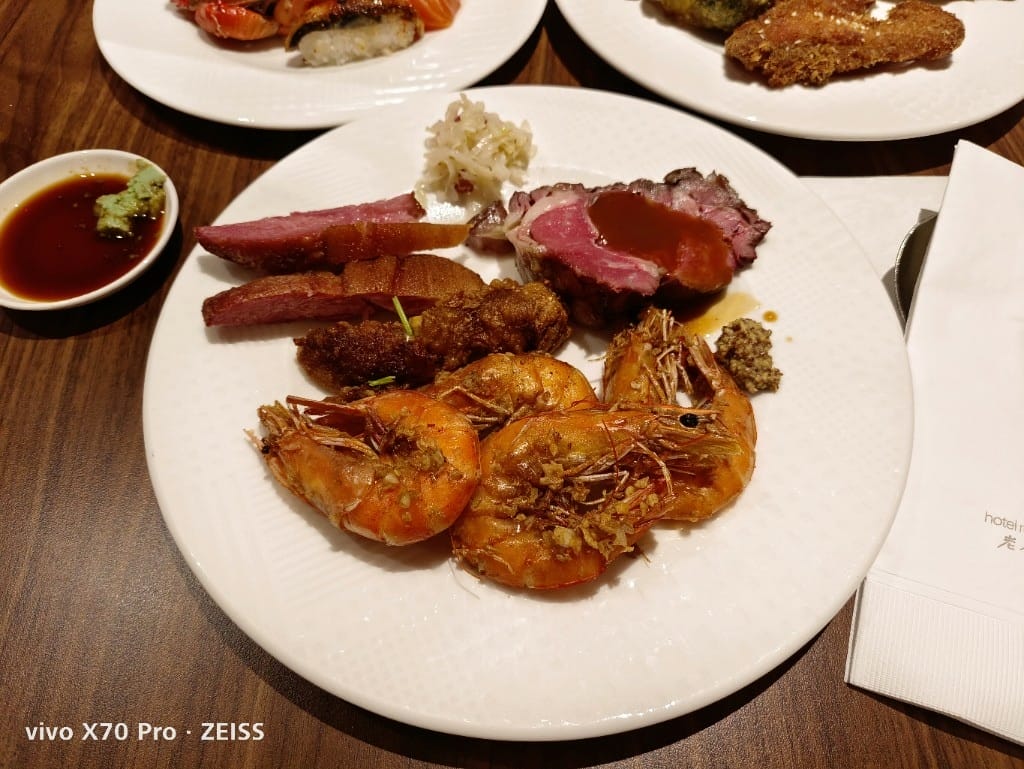 【台北美食】老爺大酒店LeCafe晚餐，小而精巧的飯店百匯