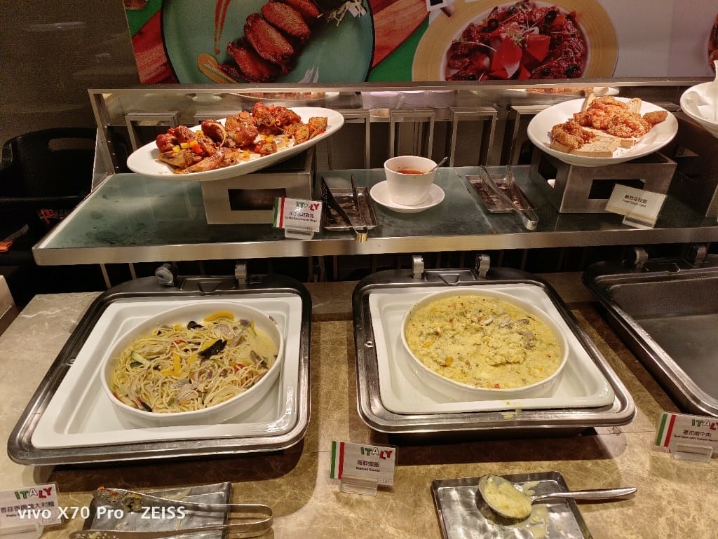 【台北美食】老爺大酒店LeCafe晚餐，小而精巧的飯店百匯