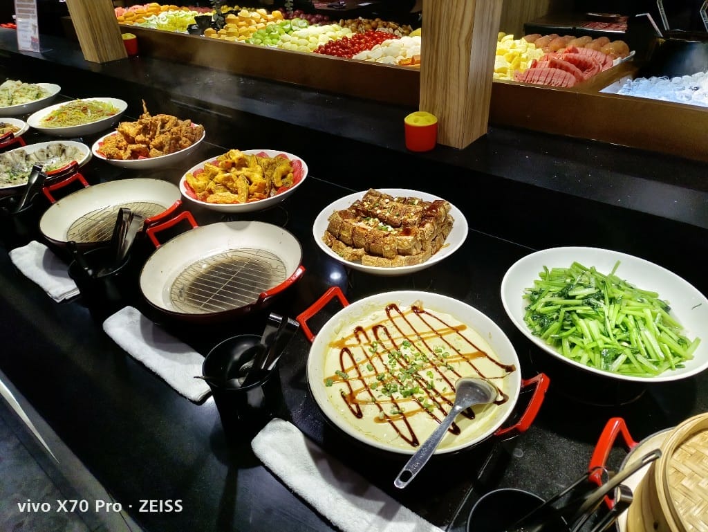 【中和美食】我家牛排中和店3訪，據聞是被牛排耽誤的水果店，299起吃到飽❤️