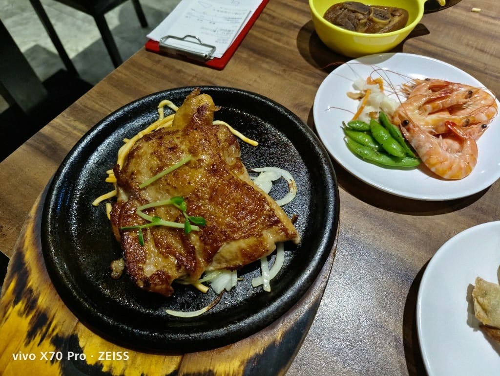 【中和美食】我家牛排中和店3訪，據聞是被牛排耽誤的水果店，299起吃到飽❤️