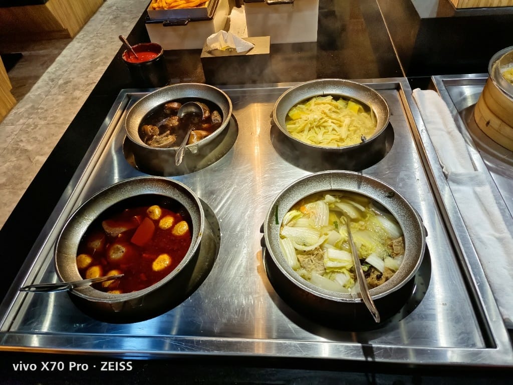 【中和美食】我家牛排中和店3訪，據聞是被牛排耽誤的水果店，299起吃到飽❤️