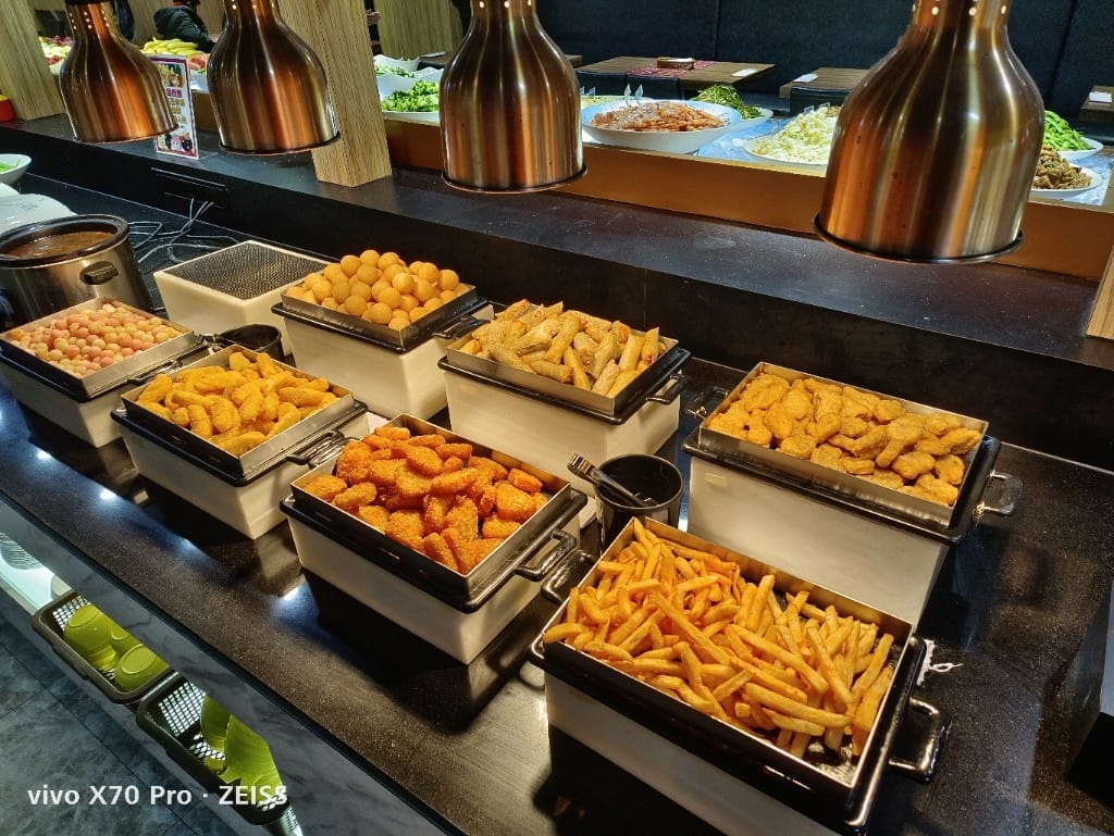 【中和美食】我家牛排中和店3訪，據聞是被牛排耽誤的水果店，299起吃到飽❤️