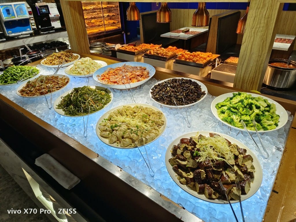 【中和美食】我家牛排中和店3訪，據聞是被牛排耽誤的水果店，299起吃到飽❤️