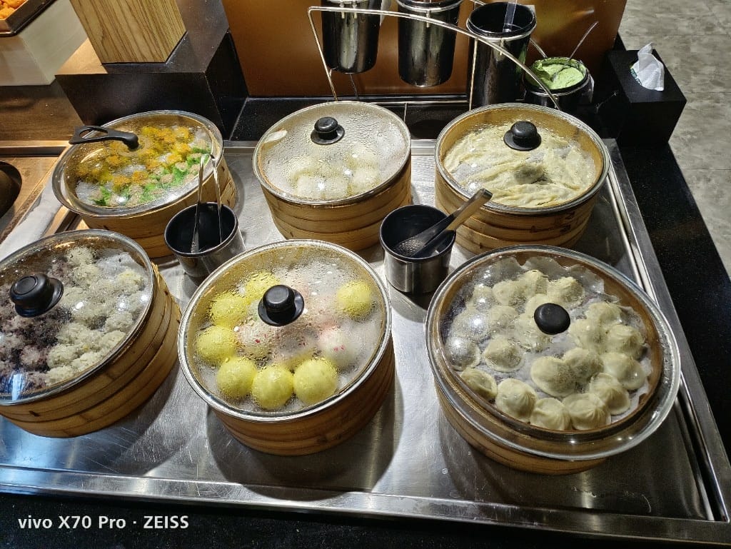 【中和美食】我家牛排中和店3訪，據聞是被牛排耽誤的水果店，299起吃到飽❤️