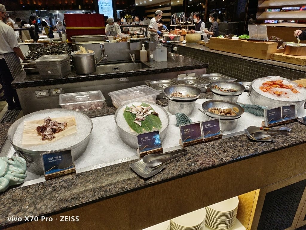 【板橋美食】饗食天堂,餐點選擇超多的平價Buffet❤️❤️❤️ - 第40張圖 【板橋美食】饗食天堂,餐點選擇超多的平價Buffet❤️❤️❤️