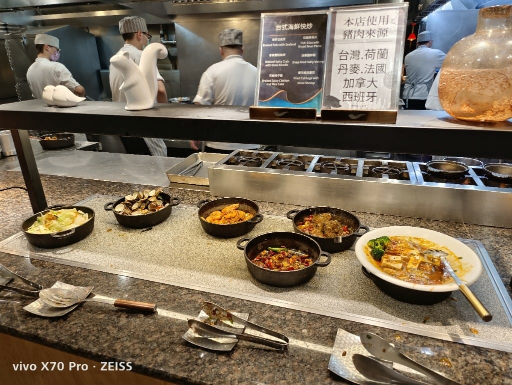 【板橋美食】饗食天堂,餐點選擇超多的平價Buffet❤️❤️❤️ - 第17張圖 【板橋美食】饗食天堂,餐點選擇超多的平價Buffet❤️❤️❤️
